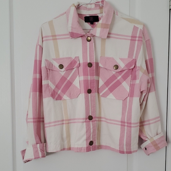 Oversized Flannel NOBO Pink and White Plaid Crop Top - Picture 2 of 8